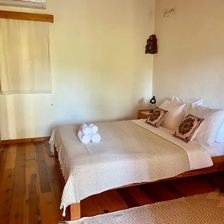 Helios House Nyaraló